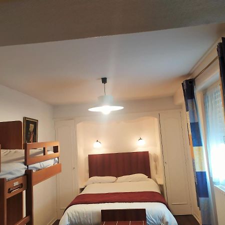 Hotel Le Postillon Pau Esterno foto