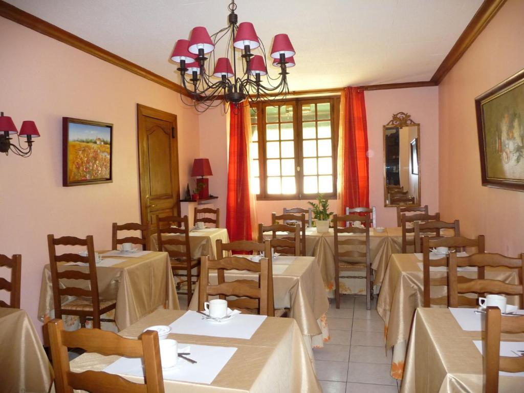 Hotel Le Postillon Pau Esterno foto