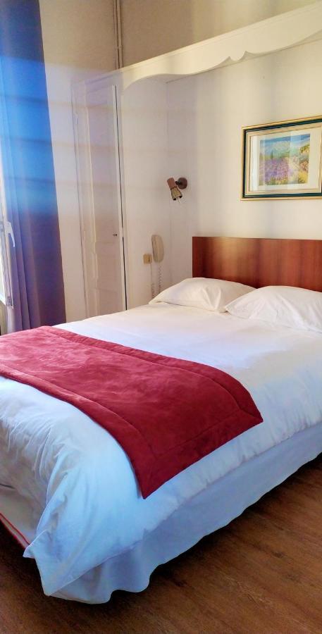 Hotel Le Postillon Pau Esterno foto