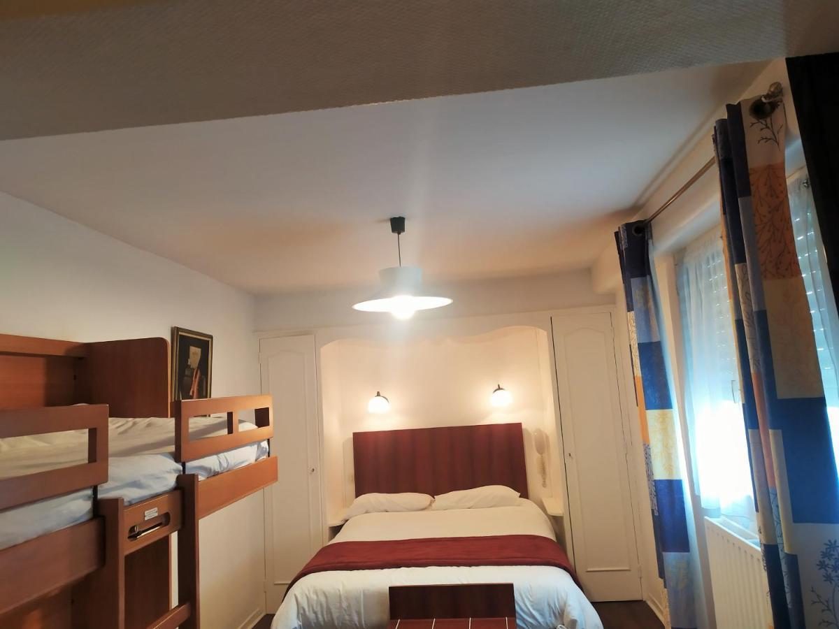 Hotel Le Postillon Pau Esterno foto